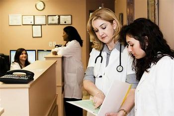 Accueillir un Docteur Junior en médecine générale : une opportunité pour les cabinets et les territoires 