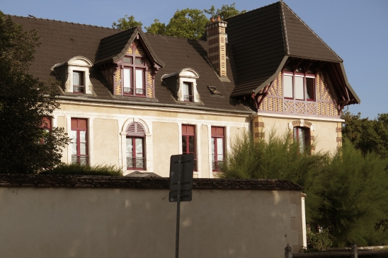 logo FOYER LES BOISSEAUX-ESPERANCE YONNE